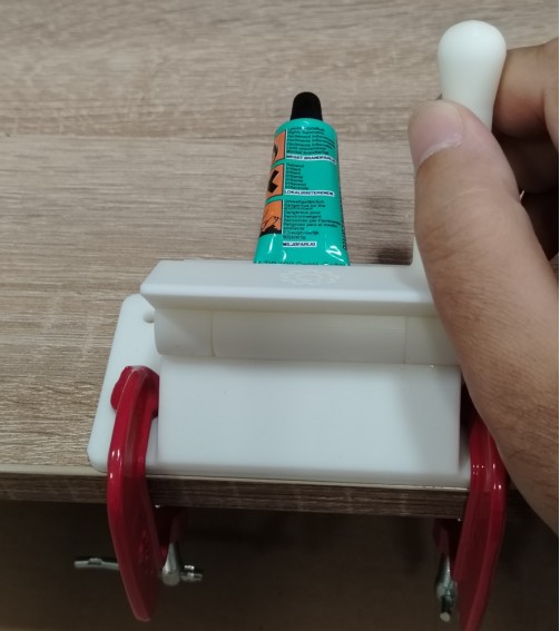 Tubesey - alat za zatvaranje aluminijumskih tuba